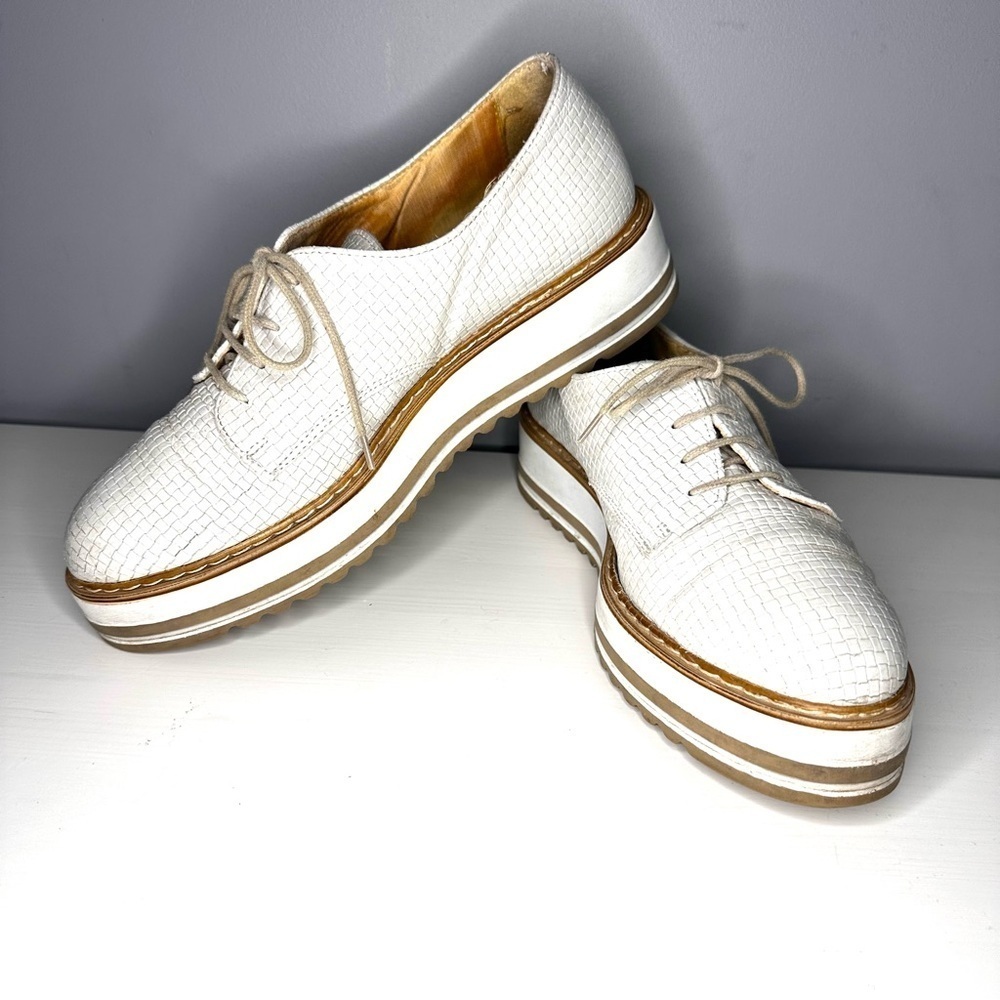 Summit White Mountain Leather Oxford. Perforated, platform, Italy, Wellfeet 9.5 - Picture 2 of 7
